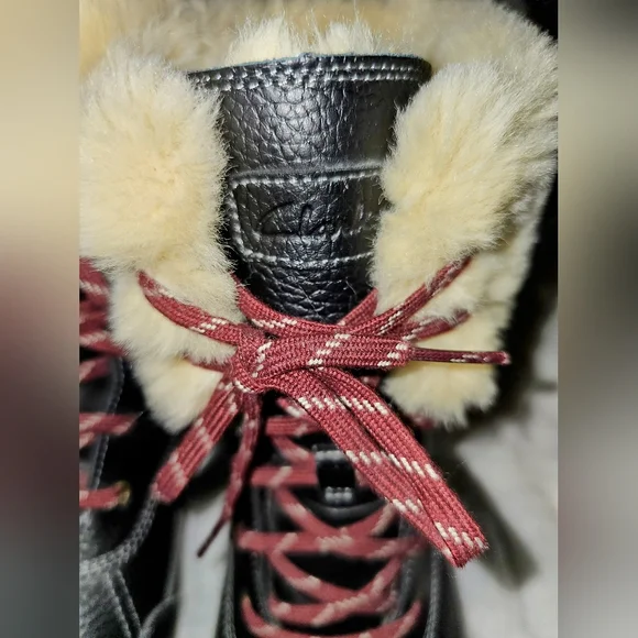 EUC Clarks Winter Boots Women's size 11 wide - Picture 6 of 9